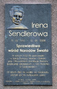 800px-Tablica_Irena_Sendlerowa_Pawińskiego_2_Warszawa